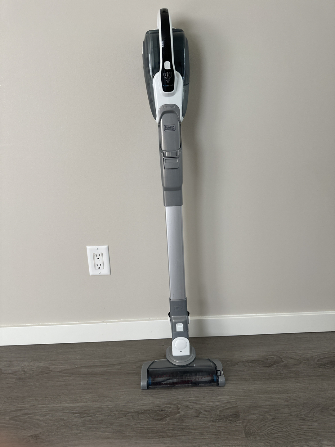 Black+Decker 2-in-1 Cordless Vacum Cleaner
