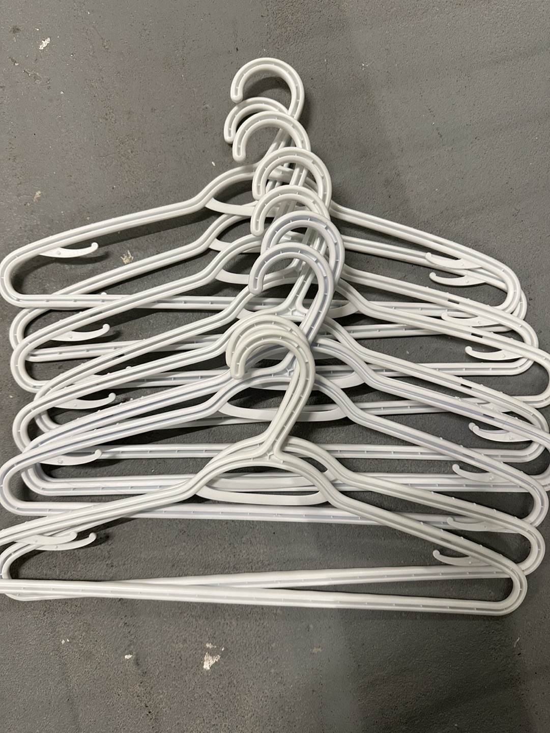40x Hangers - photo 2