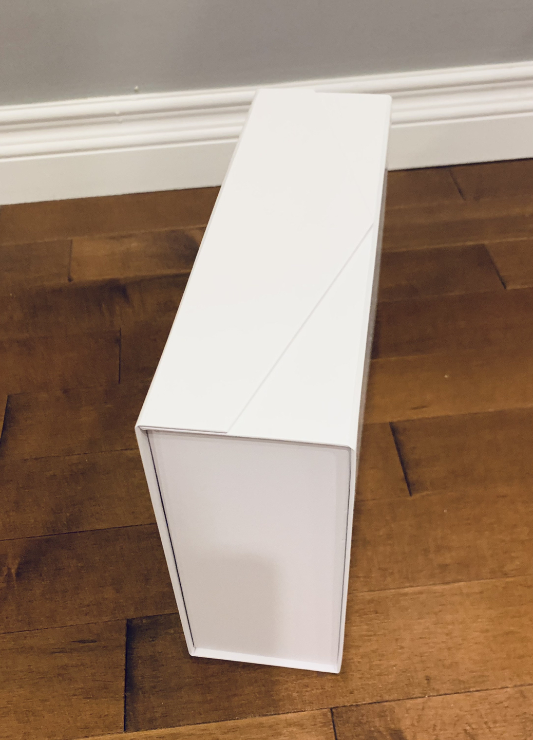 8 Bright White Magnetic Boxes For $40 - photo 3