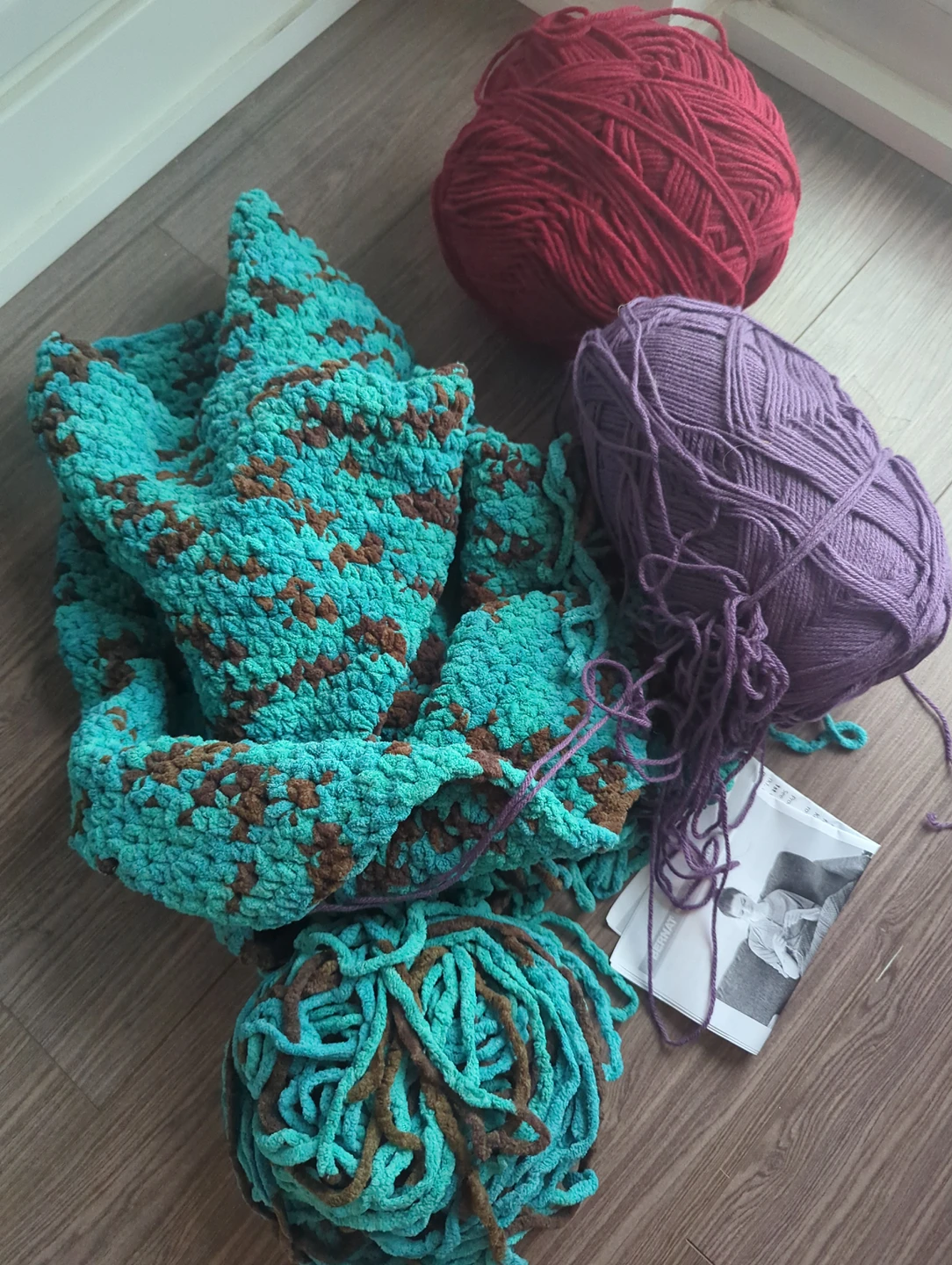 various yarn balls thumbnail