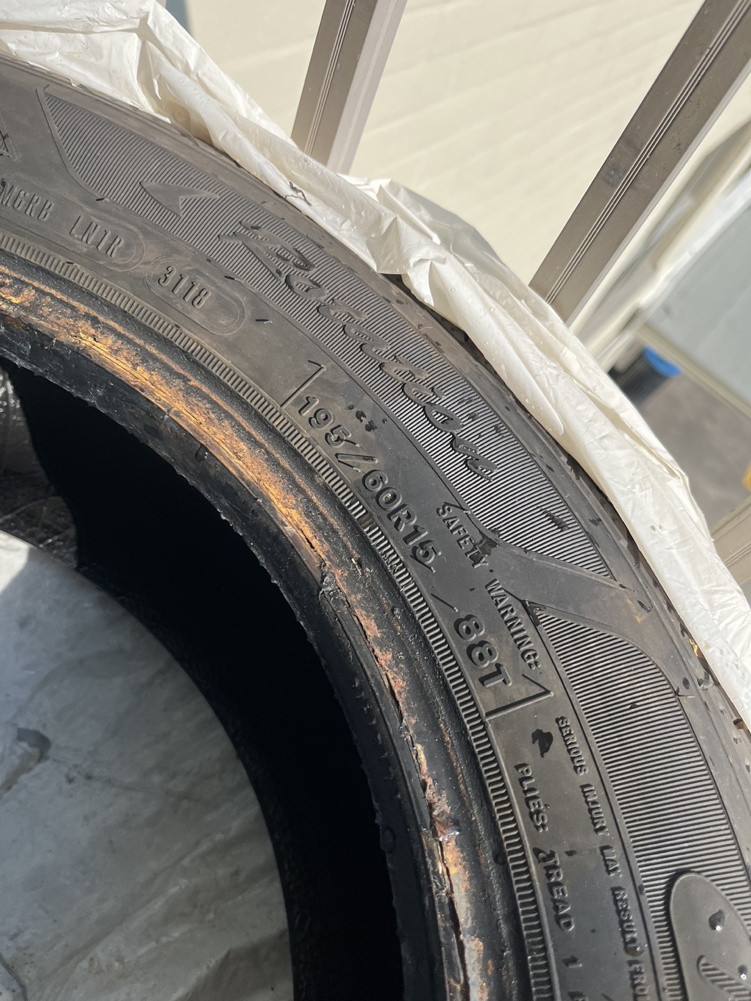 Winter tires no rim- slightly used - photo 3
