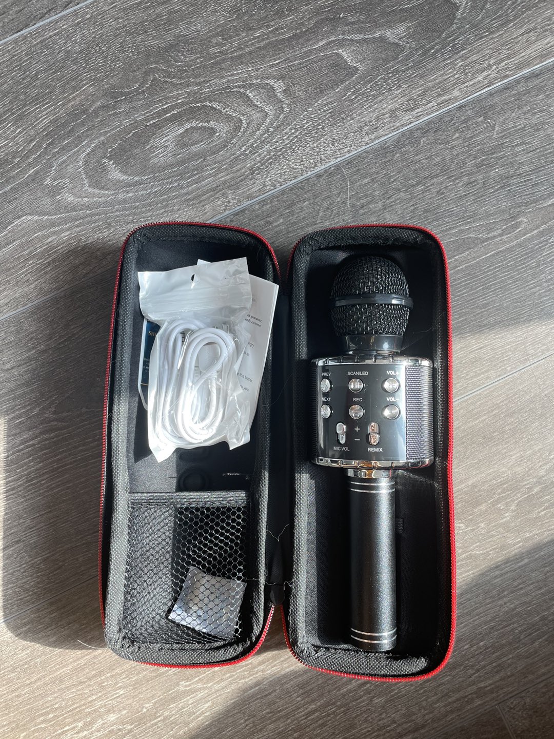 Wireless handheld microphone - photo 2