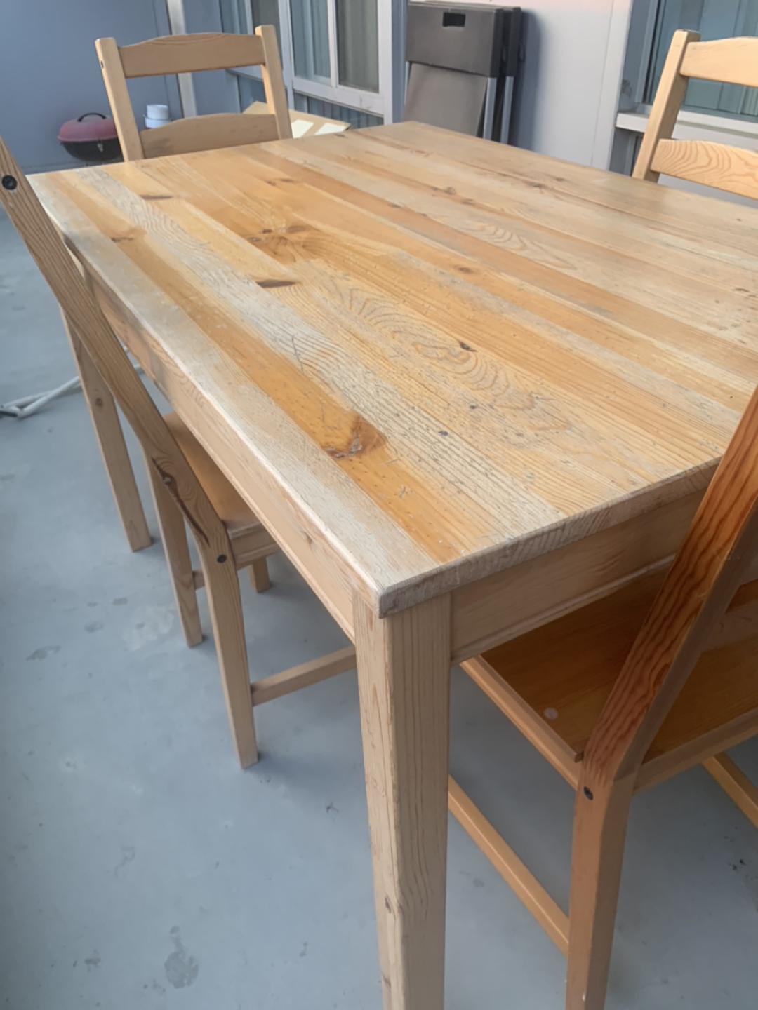 Table and chairs - photo 2