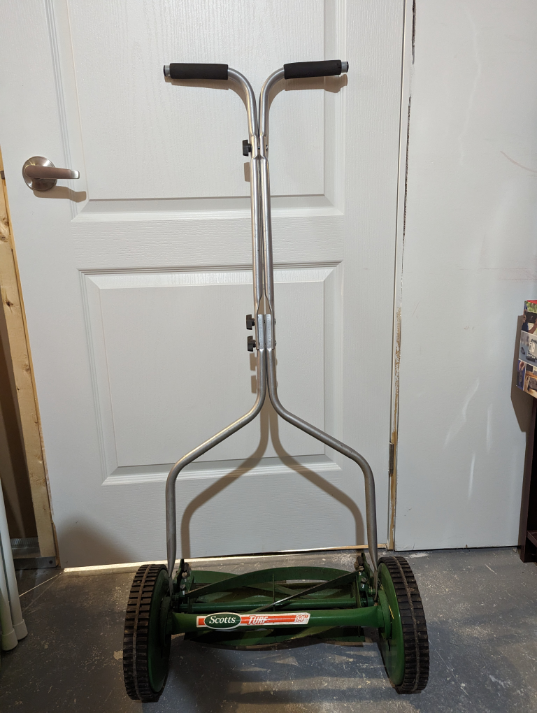 Scott's turf wheel mower 14“ thumbnail