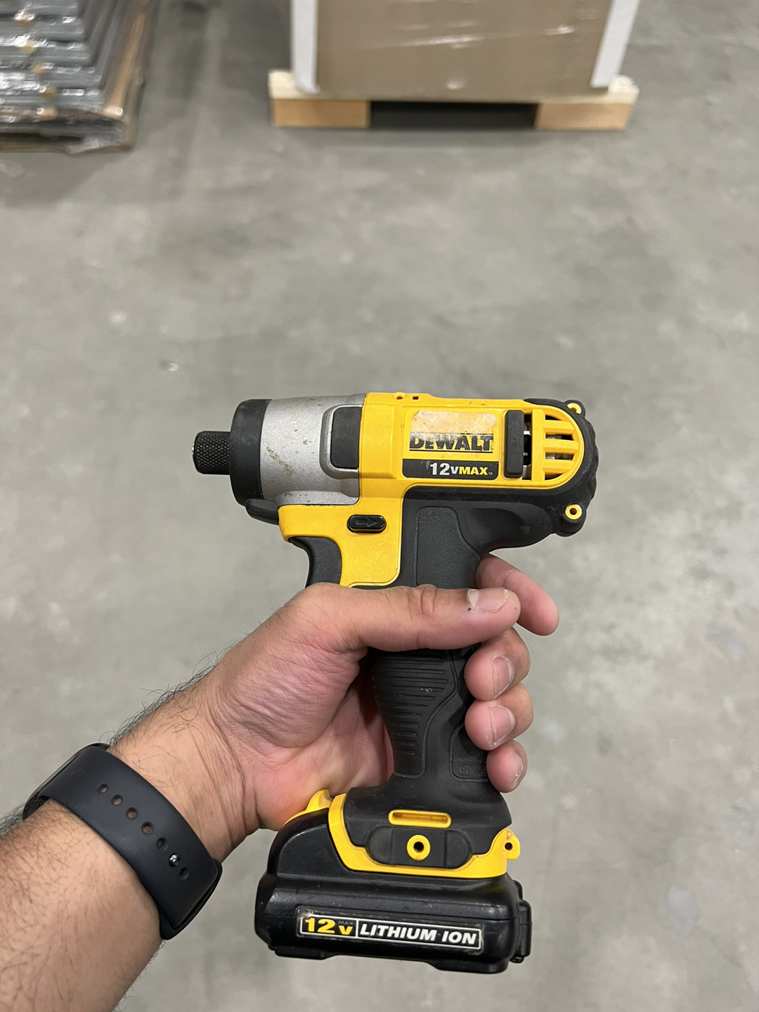 DEWALT 12 V impact driver