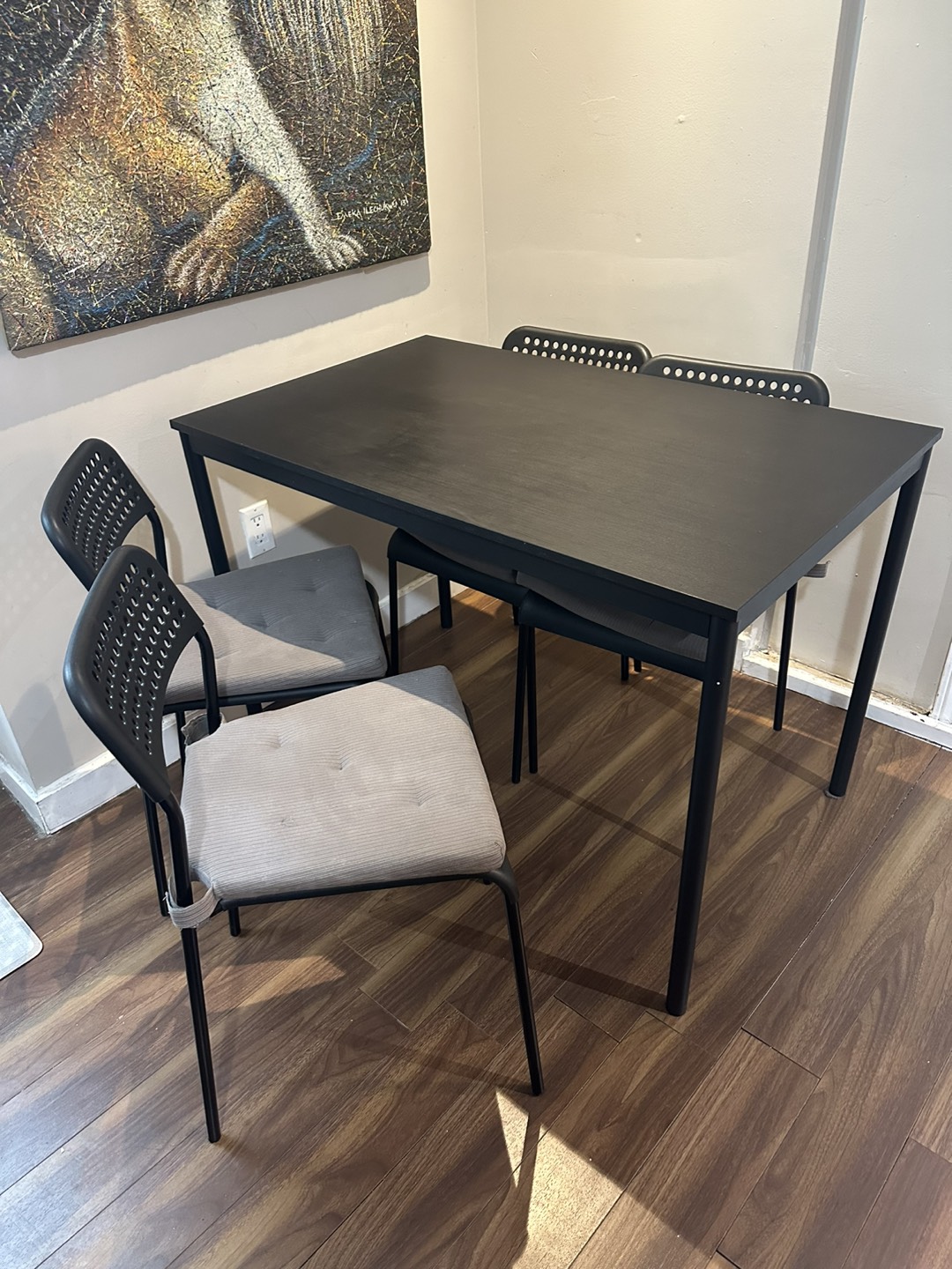 IKEA dining table and 4 chairs set - photo 2