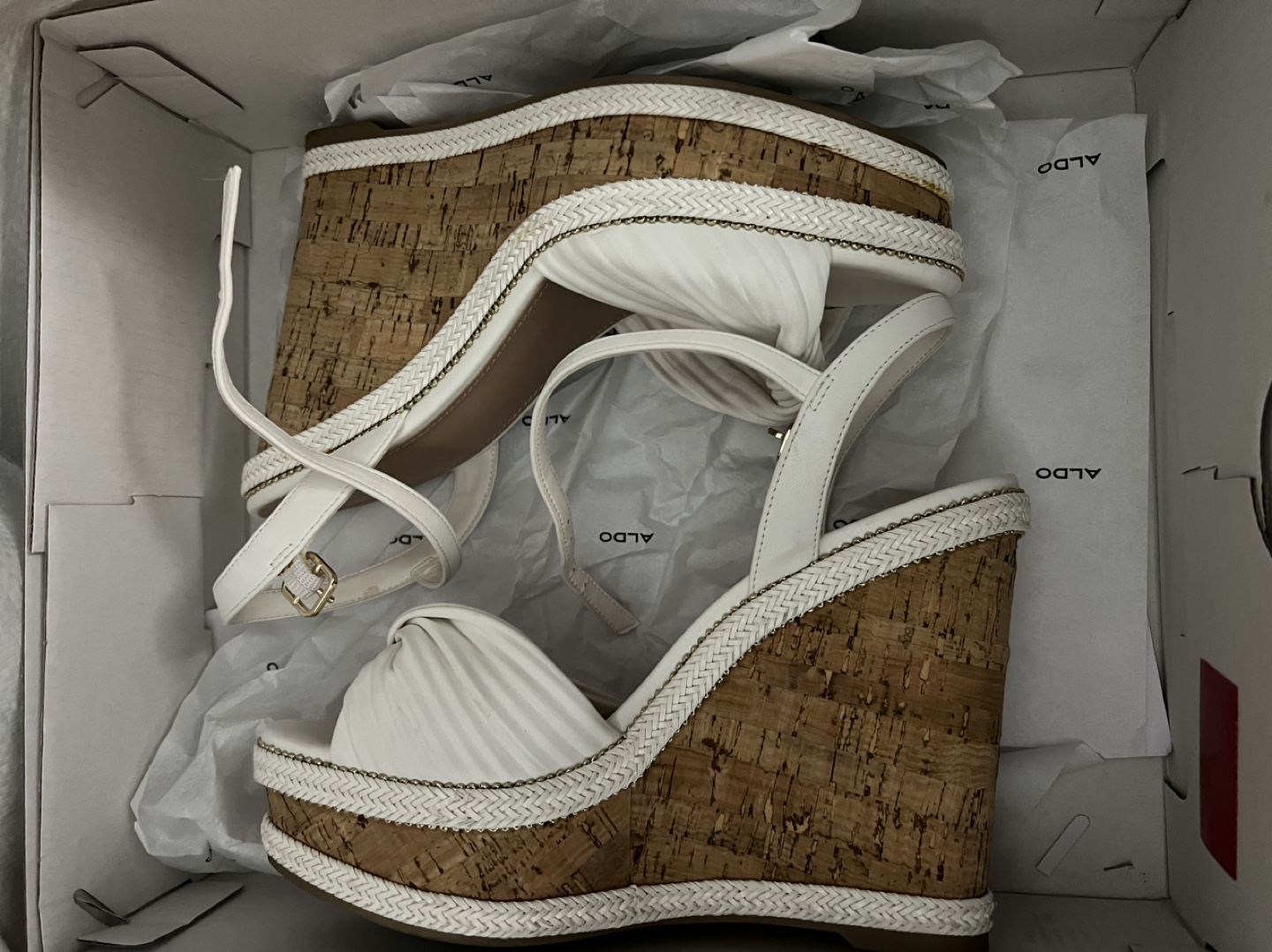 *BRAND NEW*Aldo Wedges