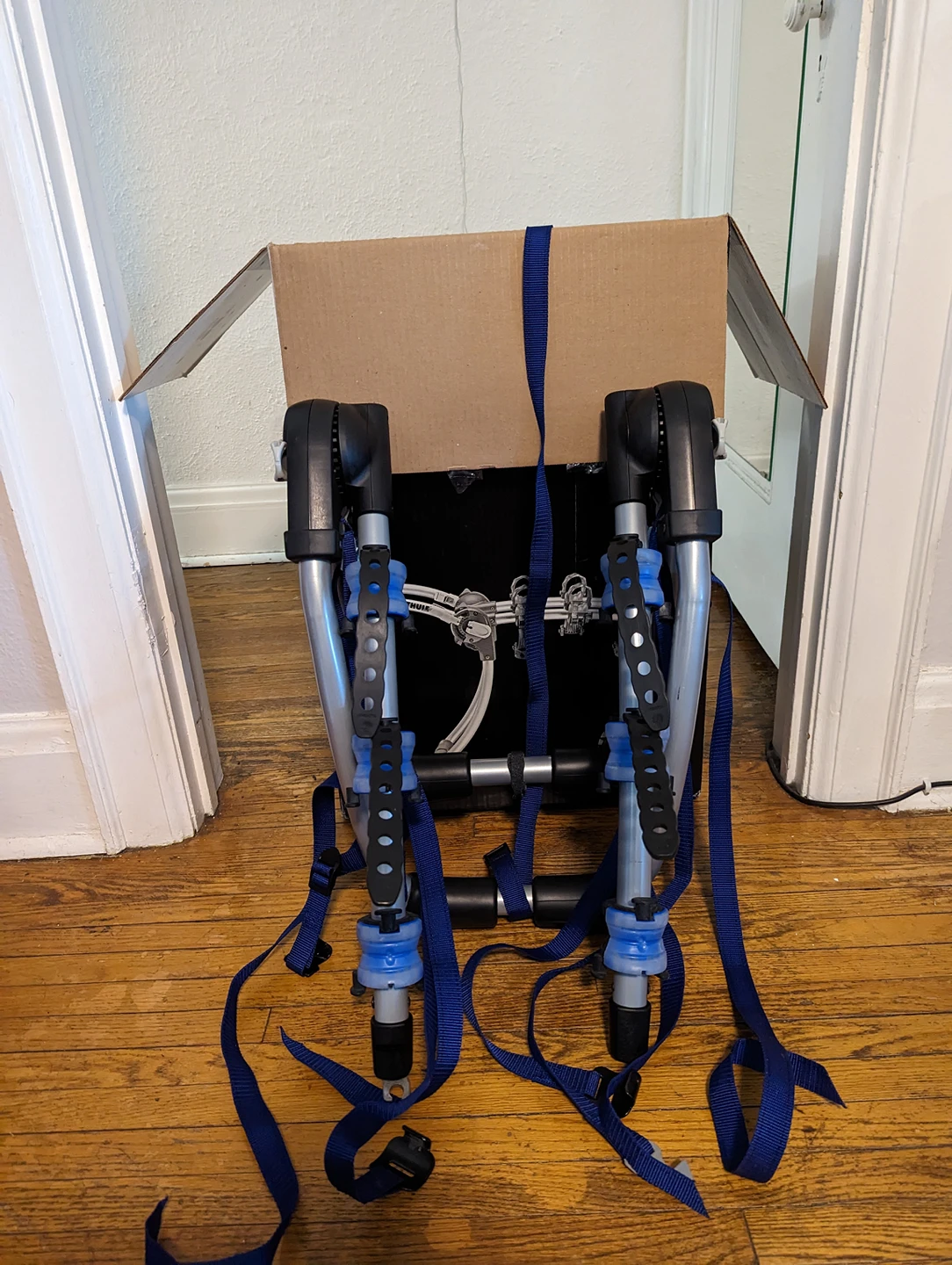 Thule rear mounted bike rack (for 3 bikes) - photo 3