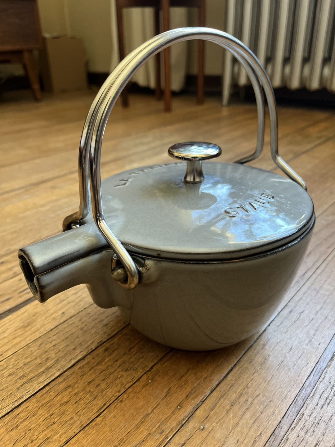 Staub Cast Iron Tea Kettle 1.1L ⬆️ image indicator(2)