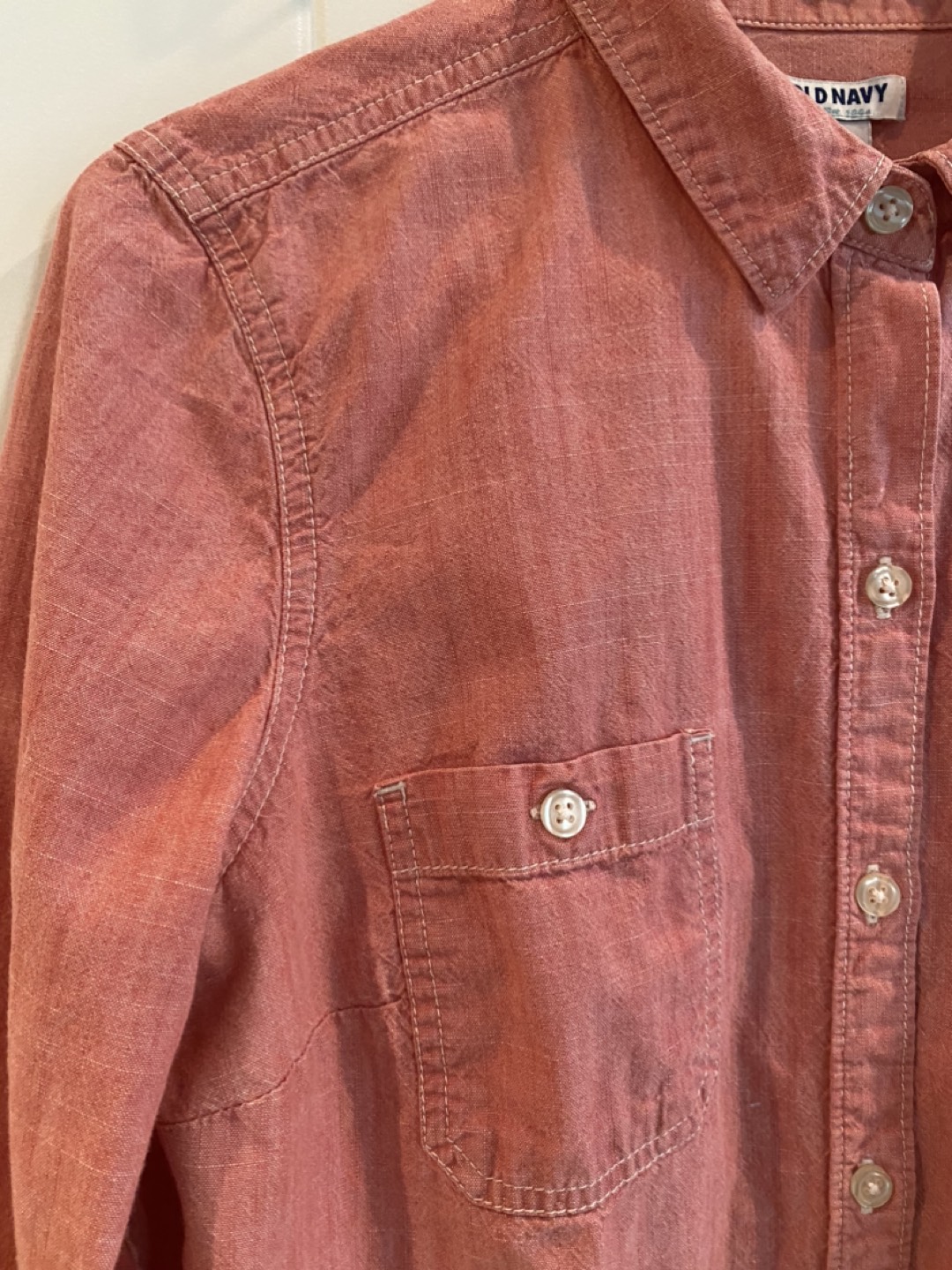 Old Navy red chambray shirt (M) image indicator(3)