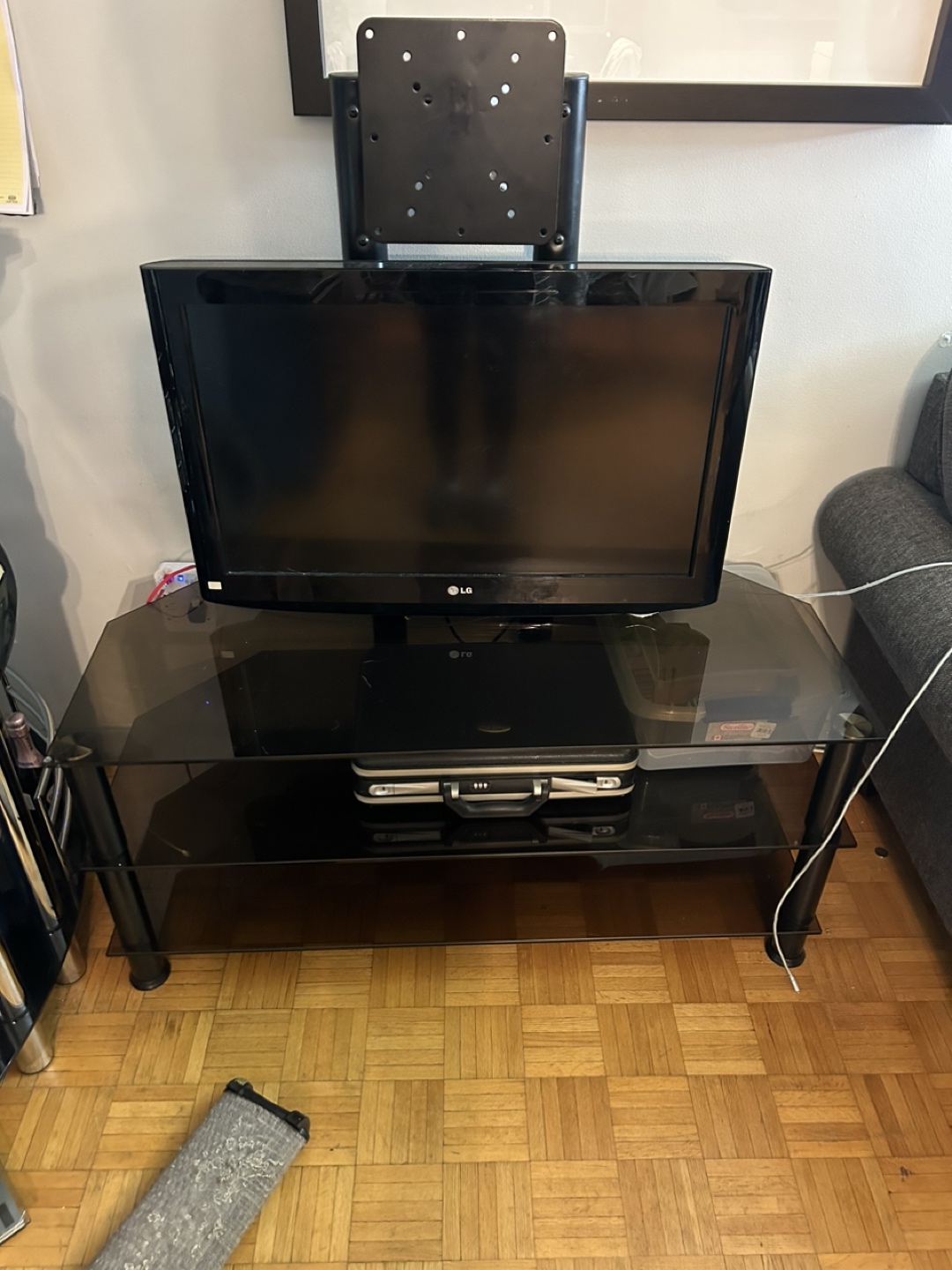 T.V stand with Television LG T.V - photo 2