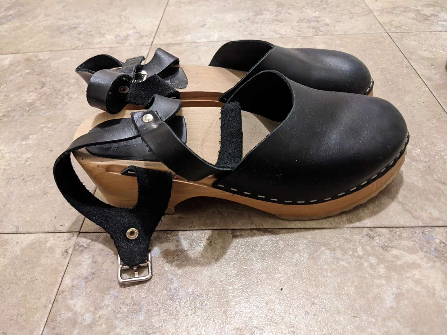 Maguba Clogs - Women's Size 36