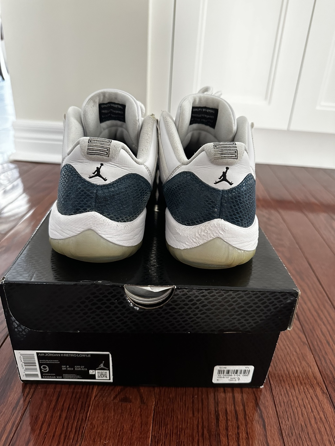 Authentic Jordan 11 Snakeskin size 9 with original box - photo 4