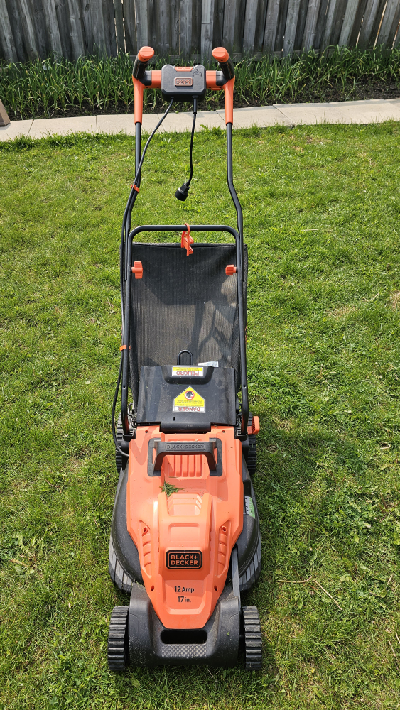 Black and Decker Plug in electric lawn mower