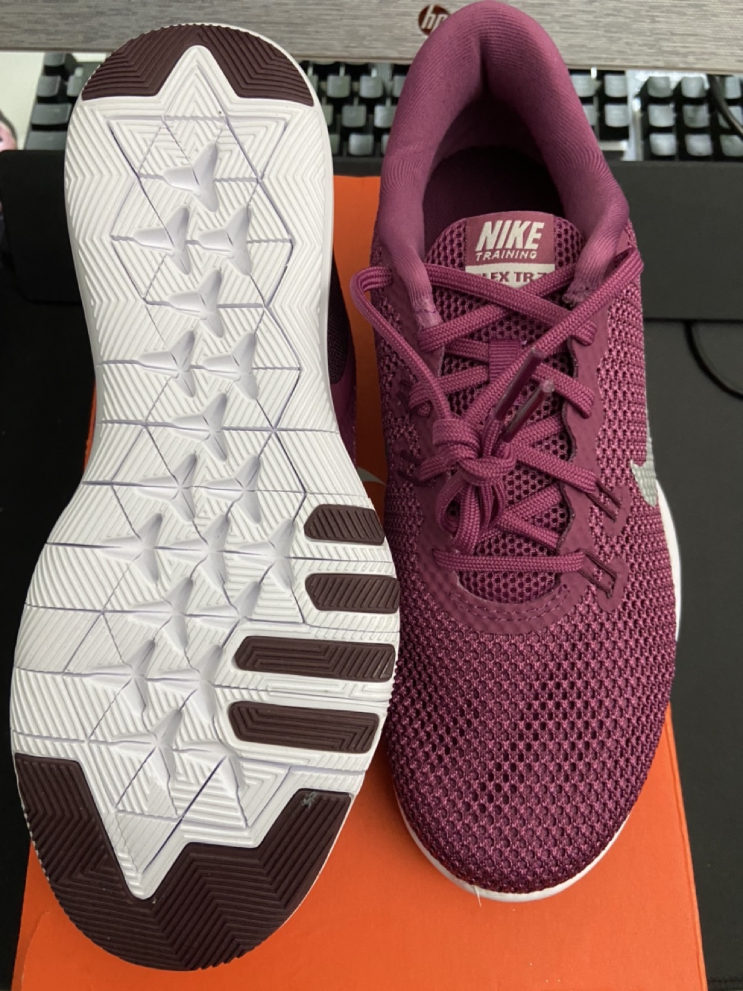 Nike Womens runners - brand new - photo 2