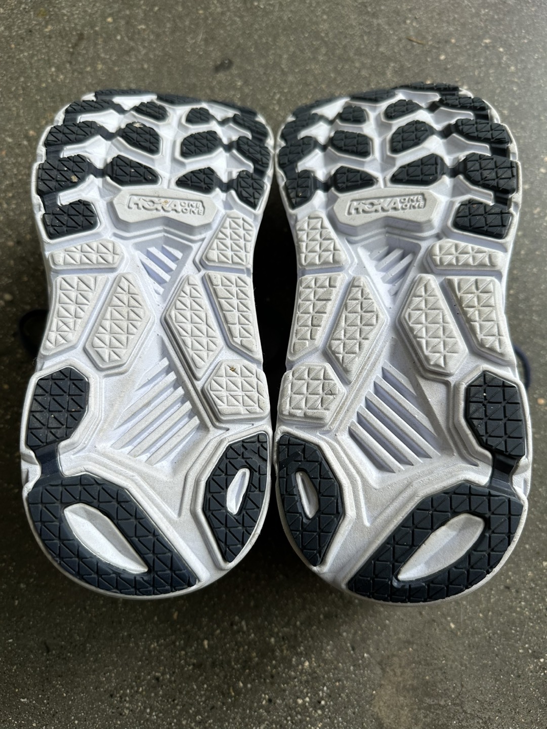 Hoka One One Women’s Runners image indicator(3)