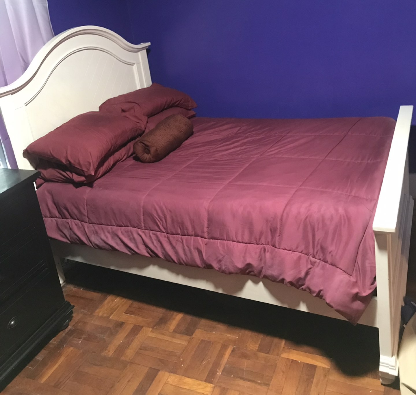 White full size bed