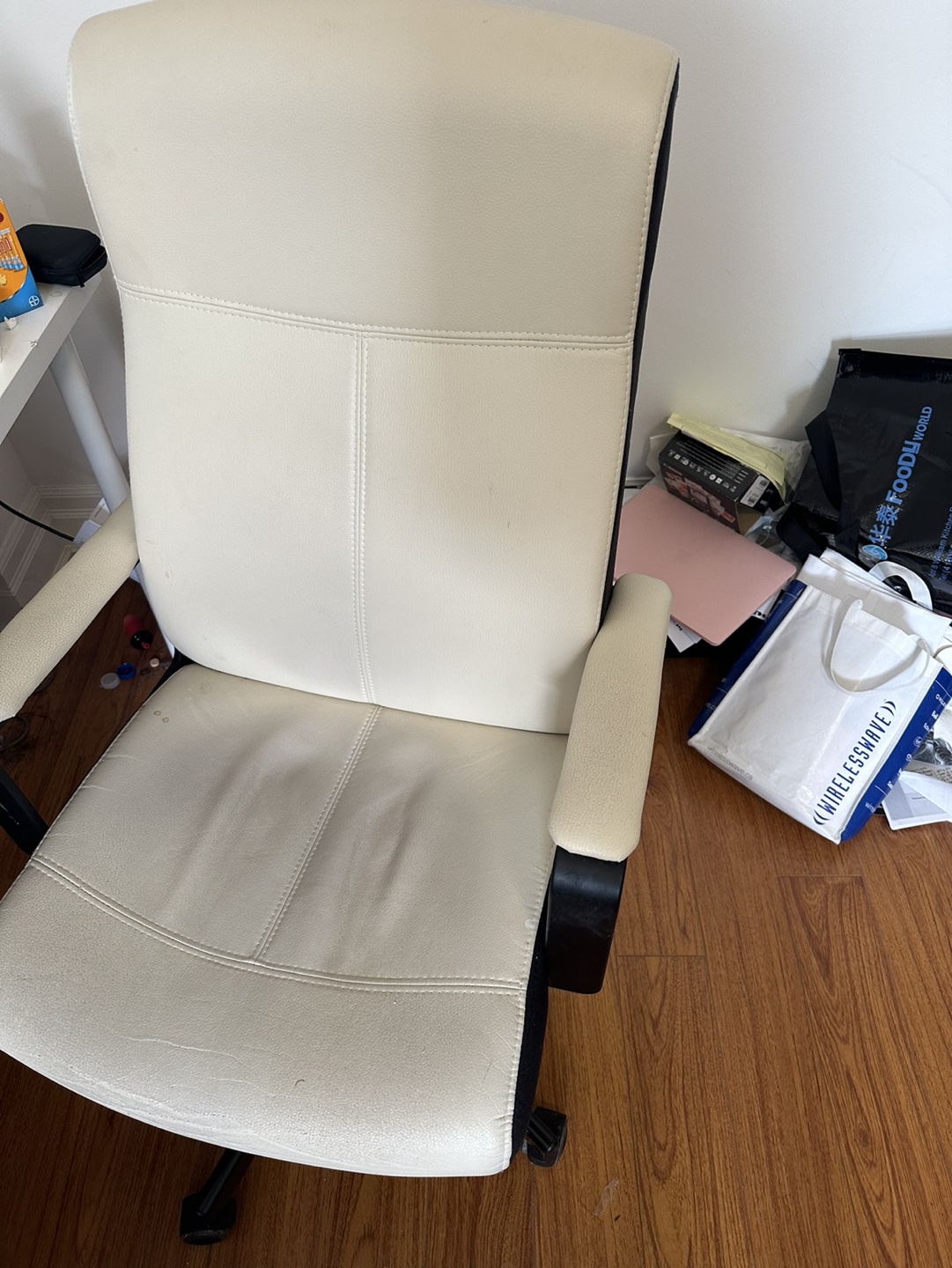 Selling IKEA chair thumbnail