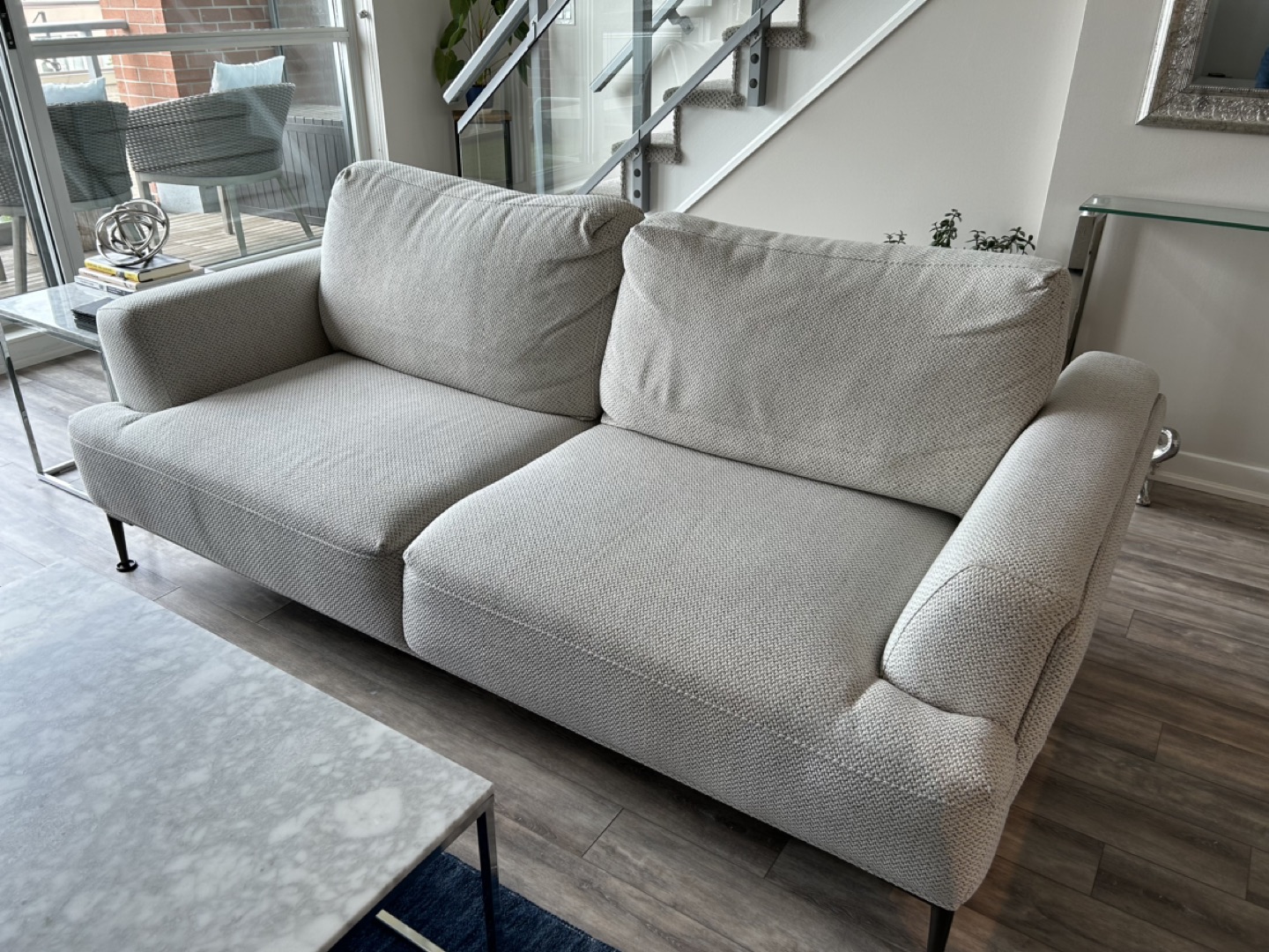 Modern Structube Couch - photo 2