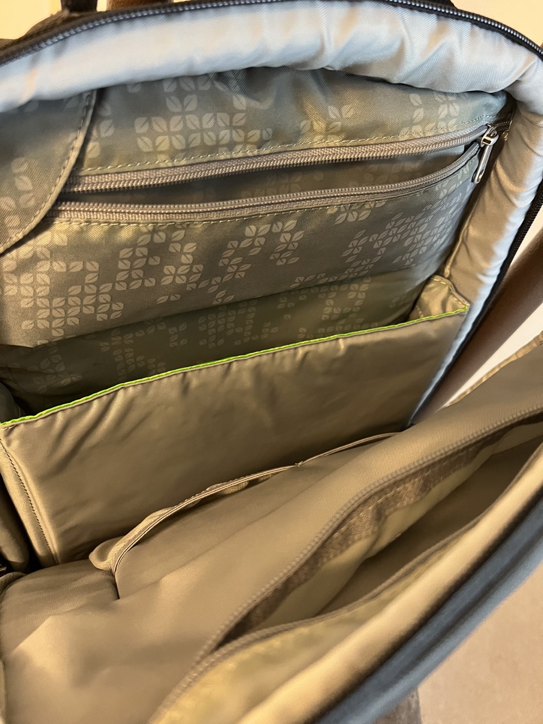 Incase - Backpack with laptop compartment ⬆️ image indicator(2)