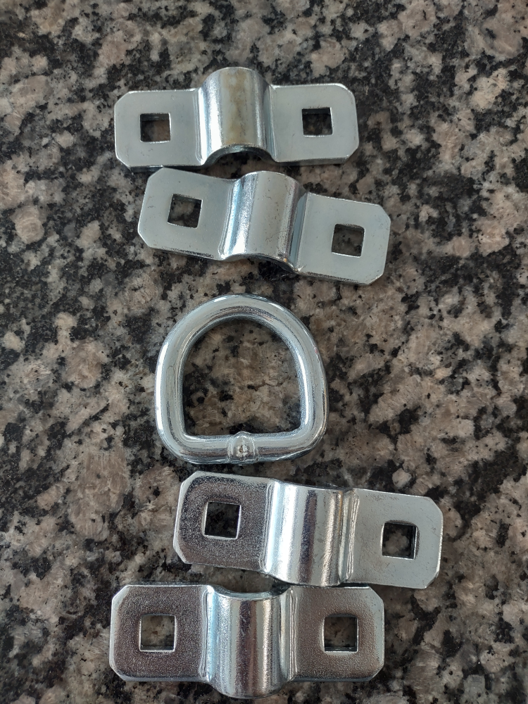 FREE - D ring anchor set