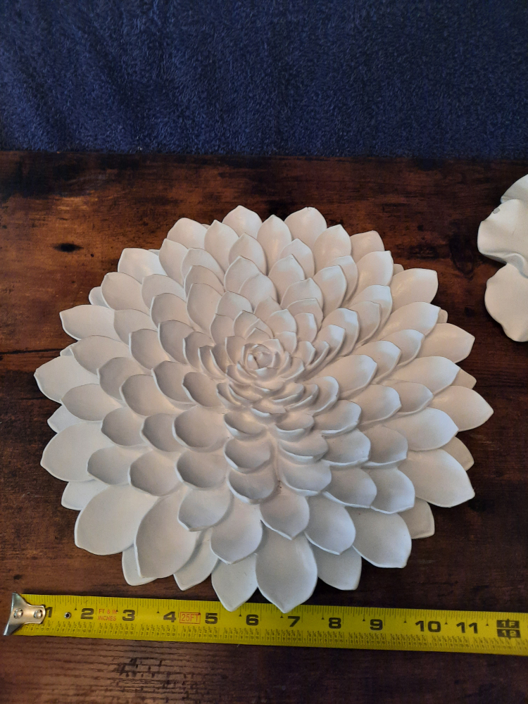 White decorative hanging wall flower image indicator(3)