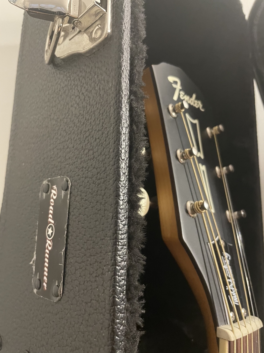 Fender acoustic guitar+ Road Runner hard case - photo 5