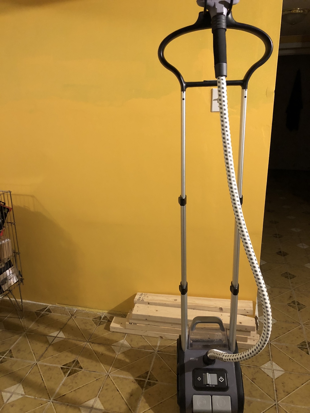 Lightly used and working clothing steamer - photo 2