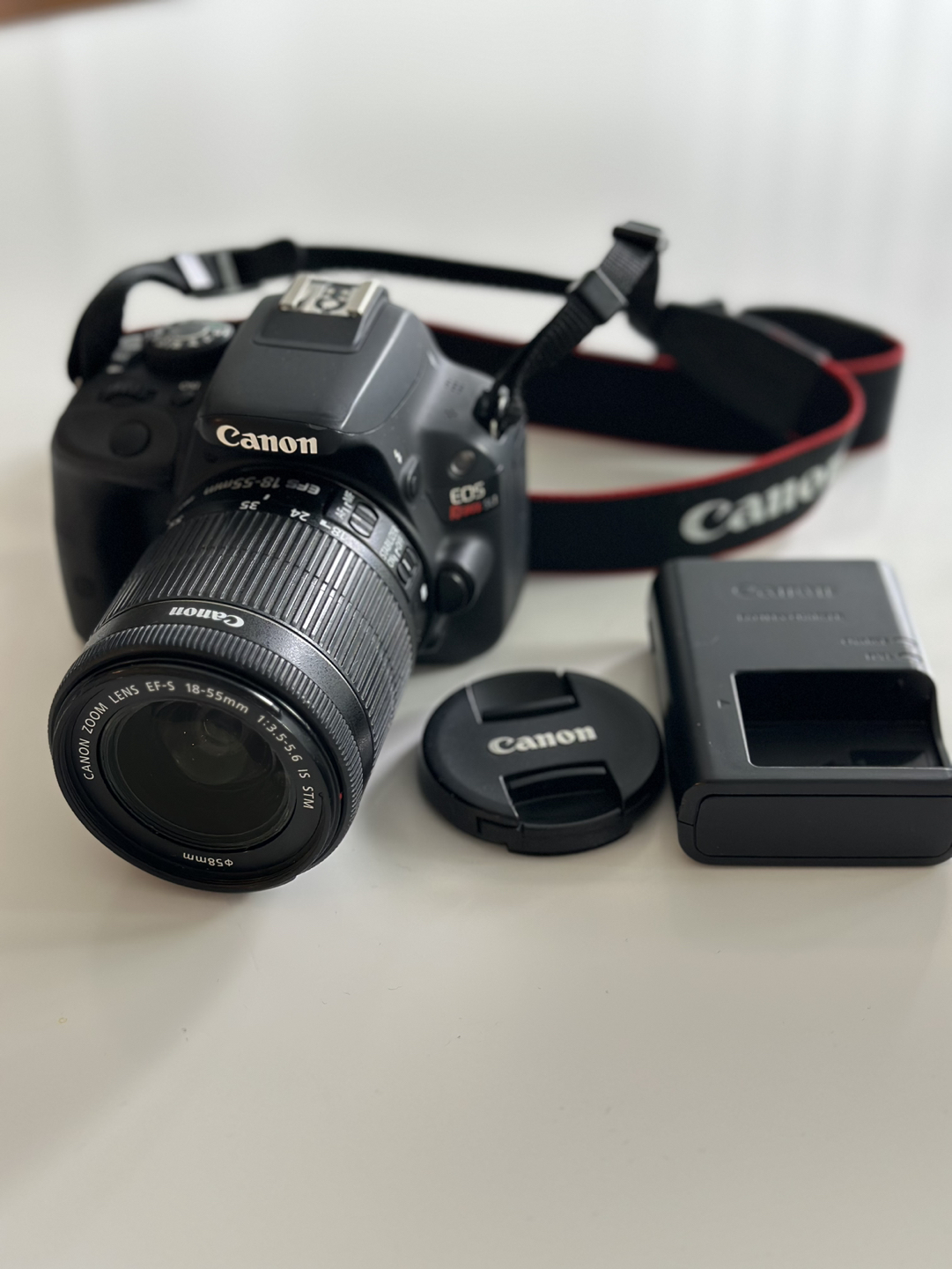 Canon EOS SL1 Camera thumbnail