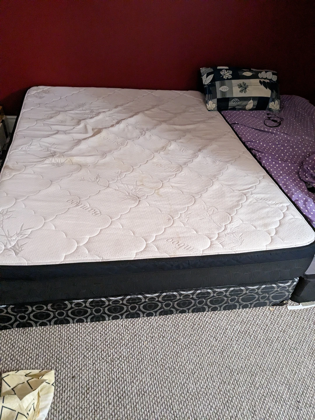 Queen Mattress with queen bed box - photo 2