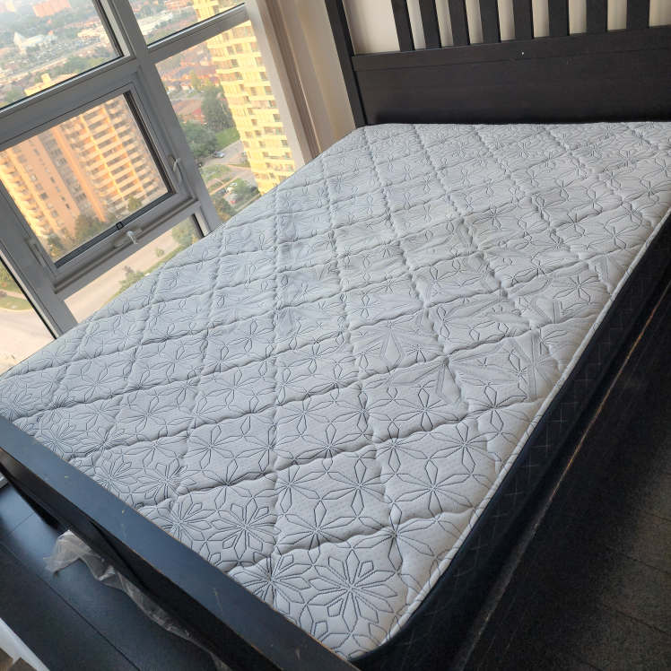 Queen size mattress - photo 2