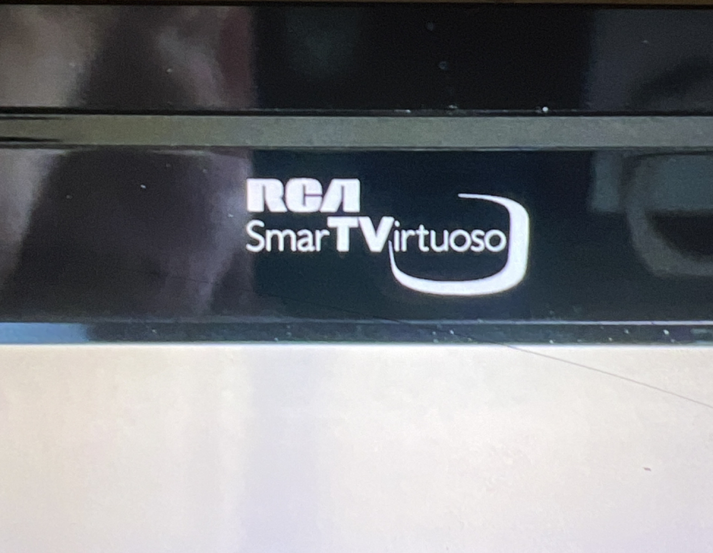 RCA Smart TVirtuoso 65 inches image indicator(3)