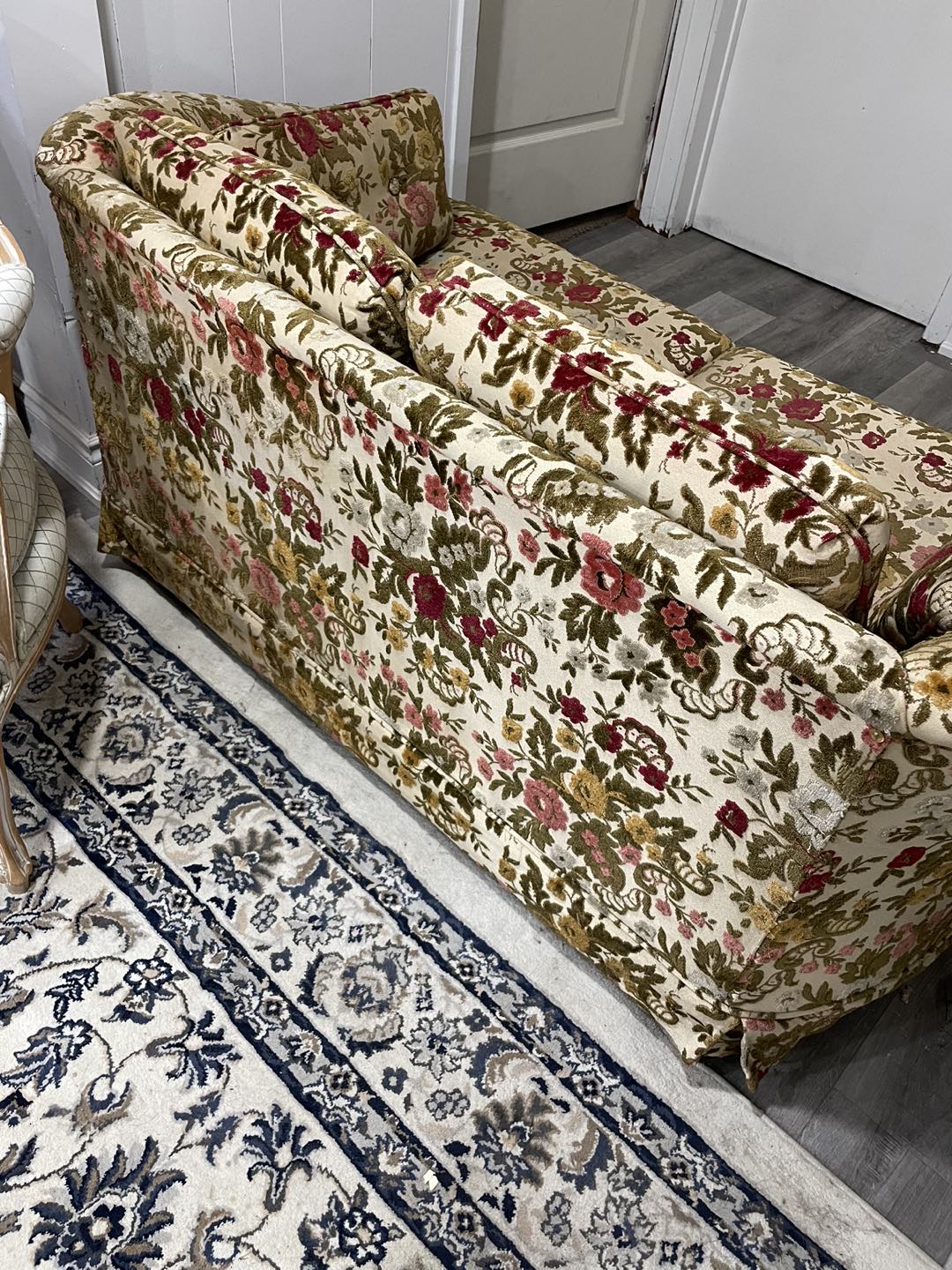 Small Love sit image indicator(2)