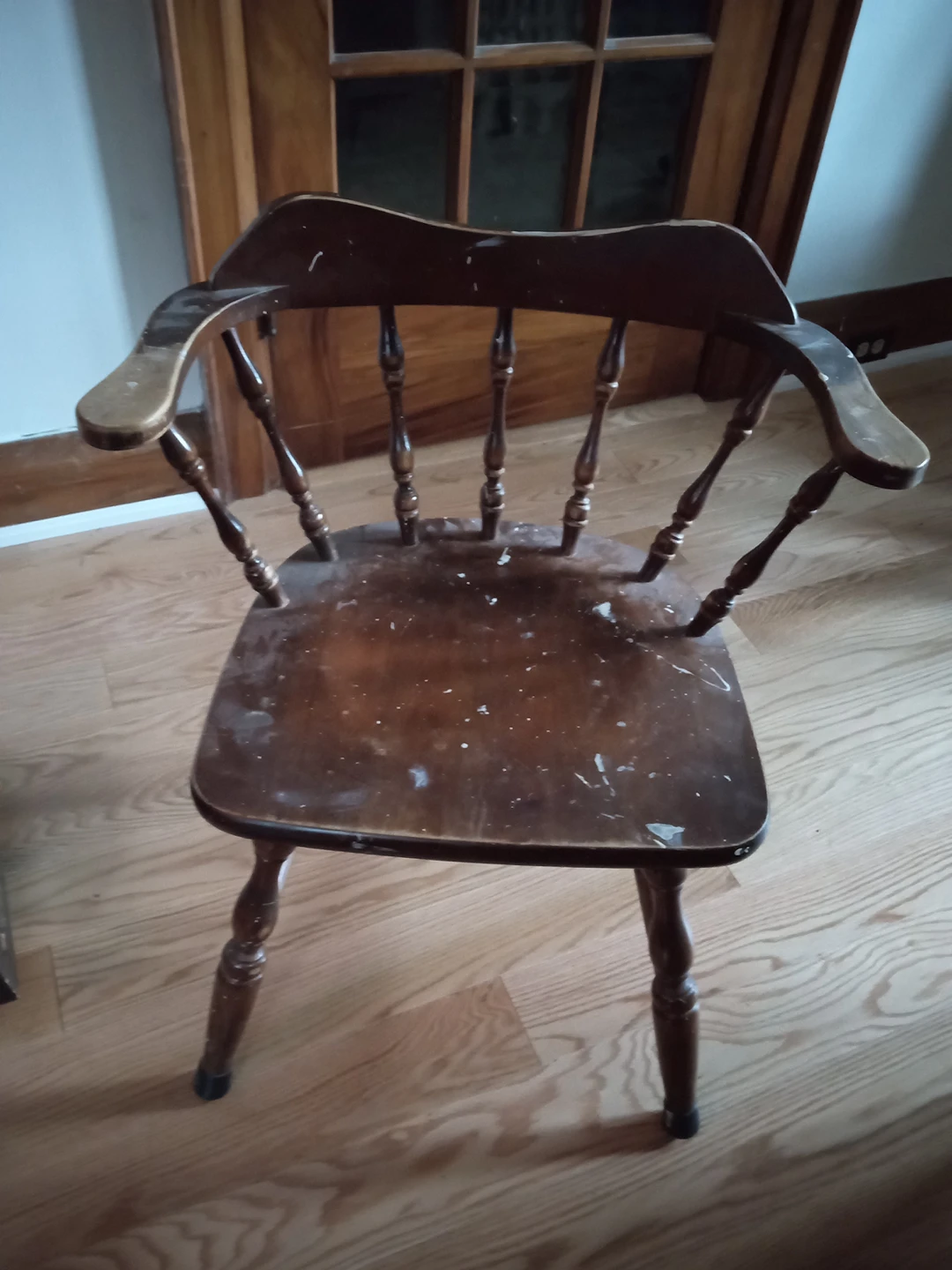 desk and chair - photo 5