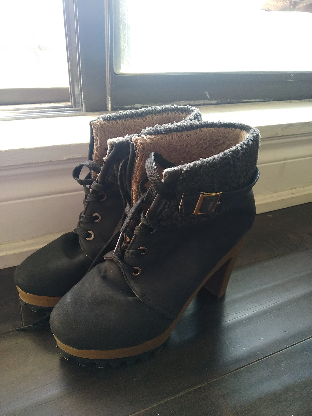 Women's heel boots