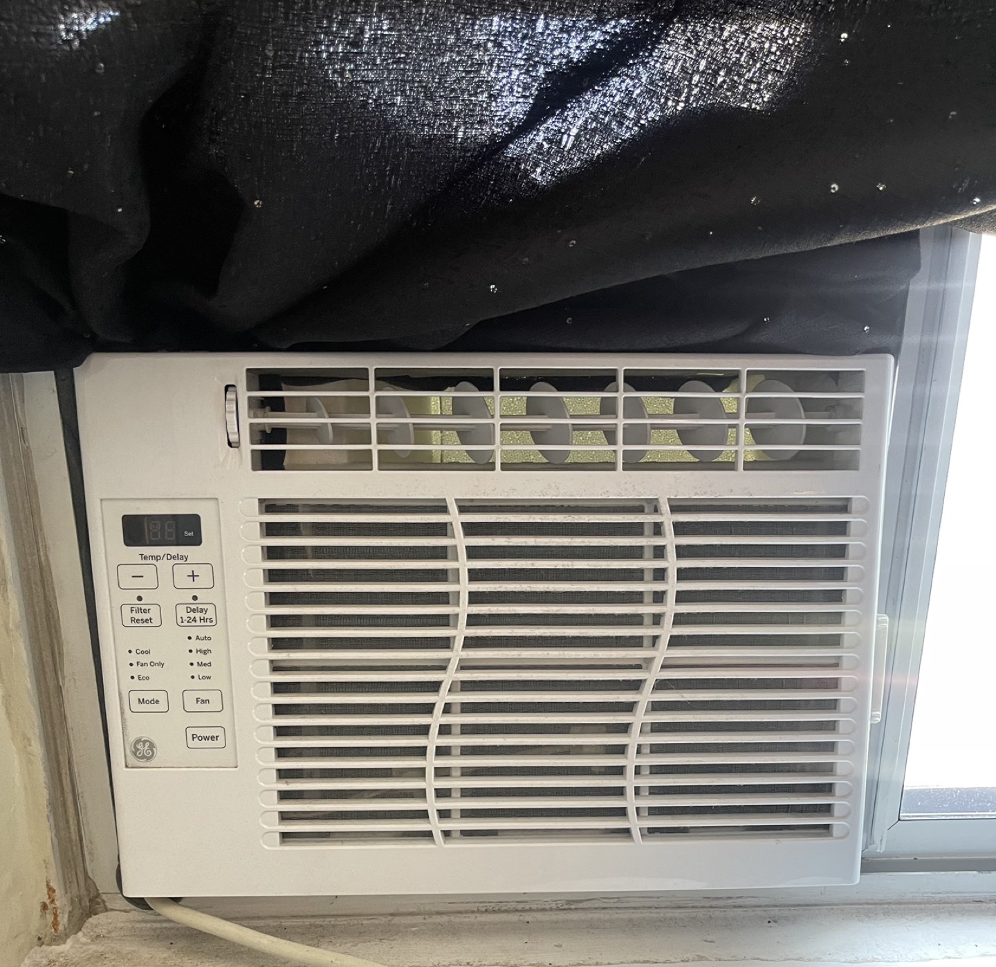 General Electric Air conditioner - 115v – 6050BTU