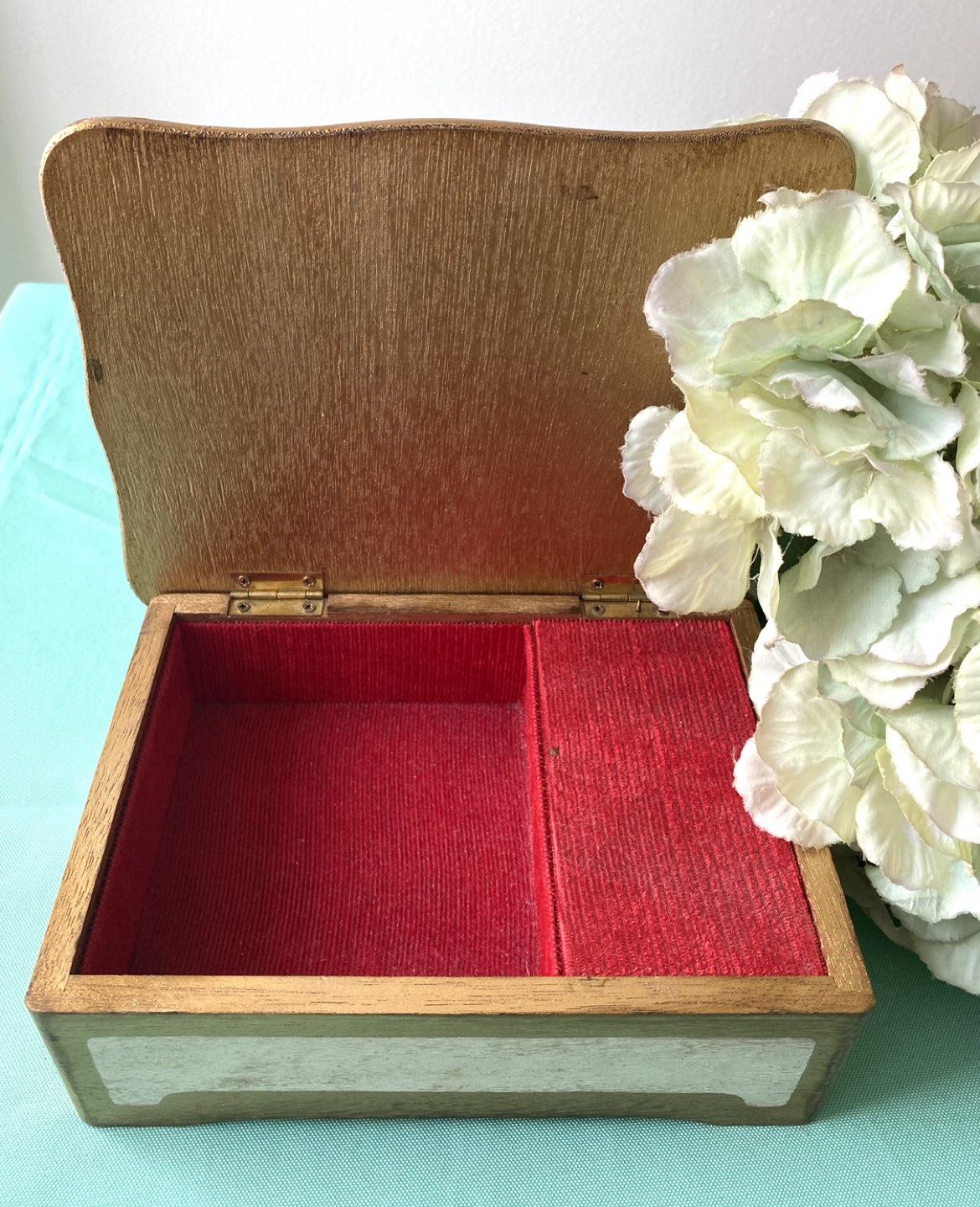 Big vintage Japanese jewelry box, was a music box. Rare! image indicator(3)