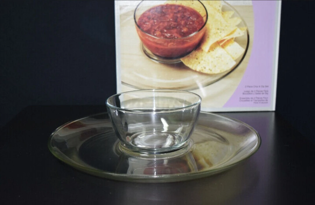 Anchor Hocking Monaco 2 Piece Glass Chip & Dip Set