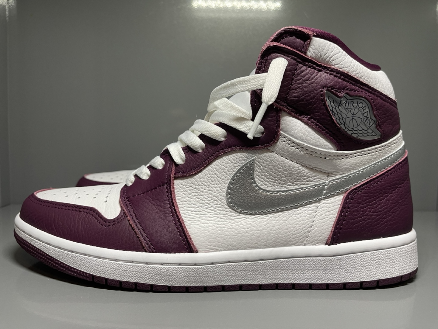 Jordan 1 High Bourdeaux - Mens Size 9.5 thumbnail