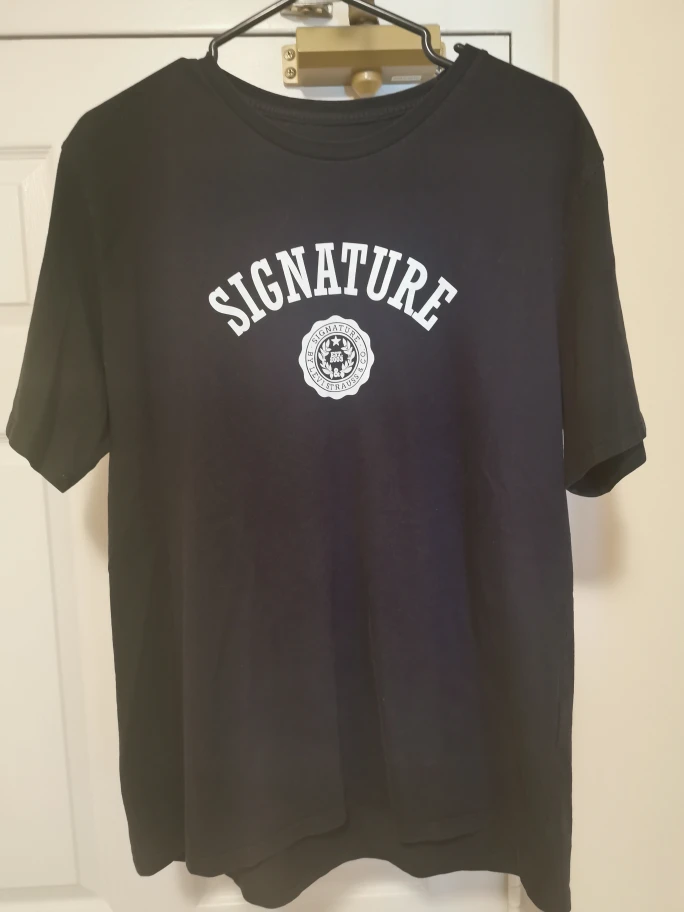 🆓 Levi's Signature T-shirt, Size L thumbnail