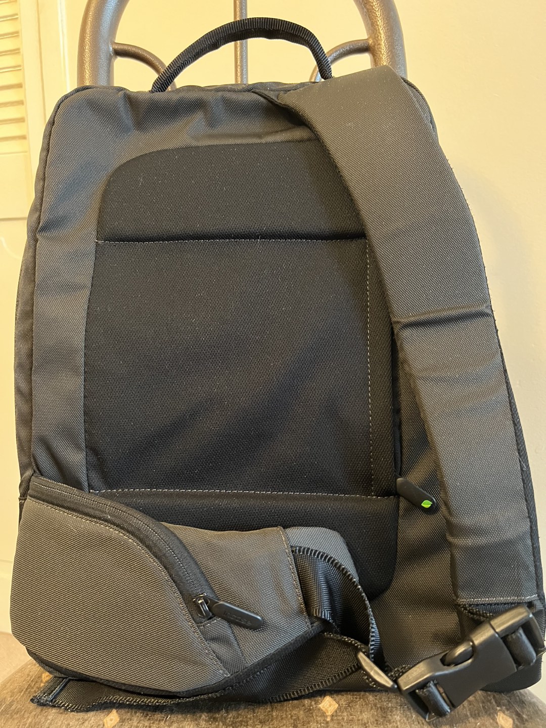Incase - Backpack with laptop compartment ⬆️ image indicator(4)