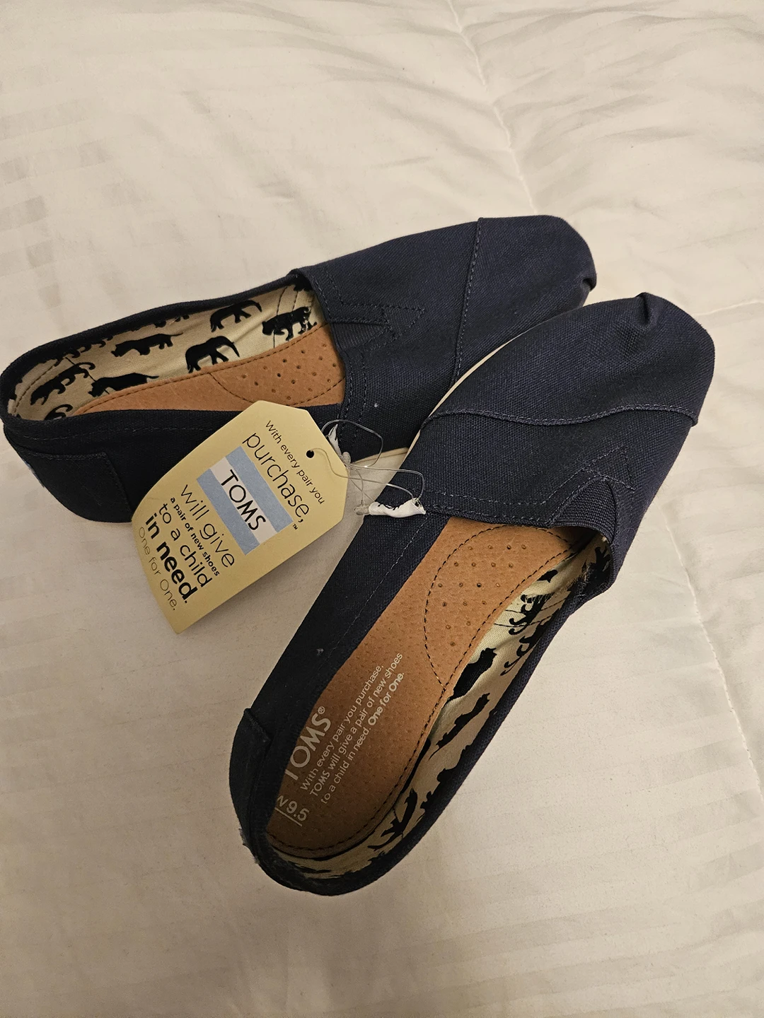 Tom's shoes. size 9.5 ladies. thumbnail