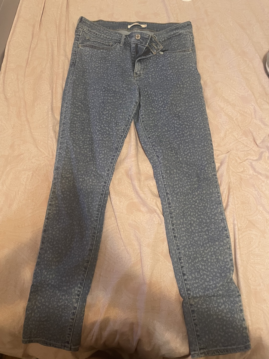 Levi’s jeans thumbnail