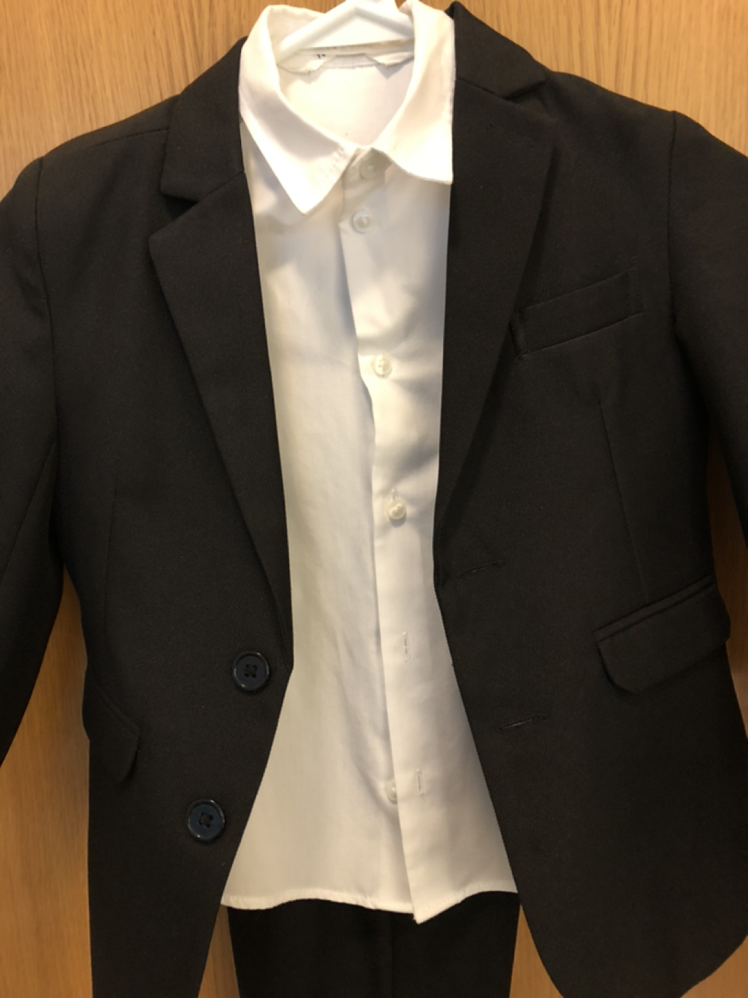 Boys suit size 4 image indicator(2)