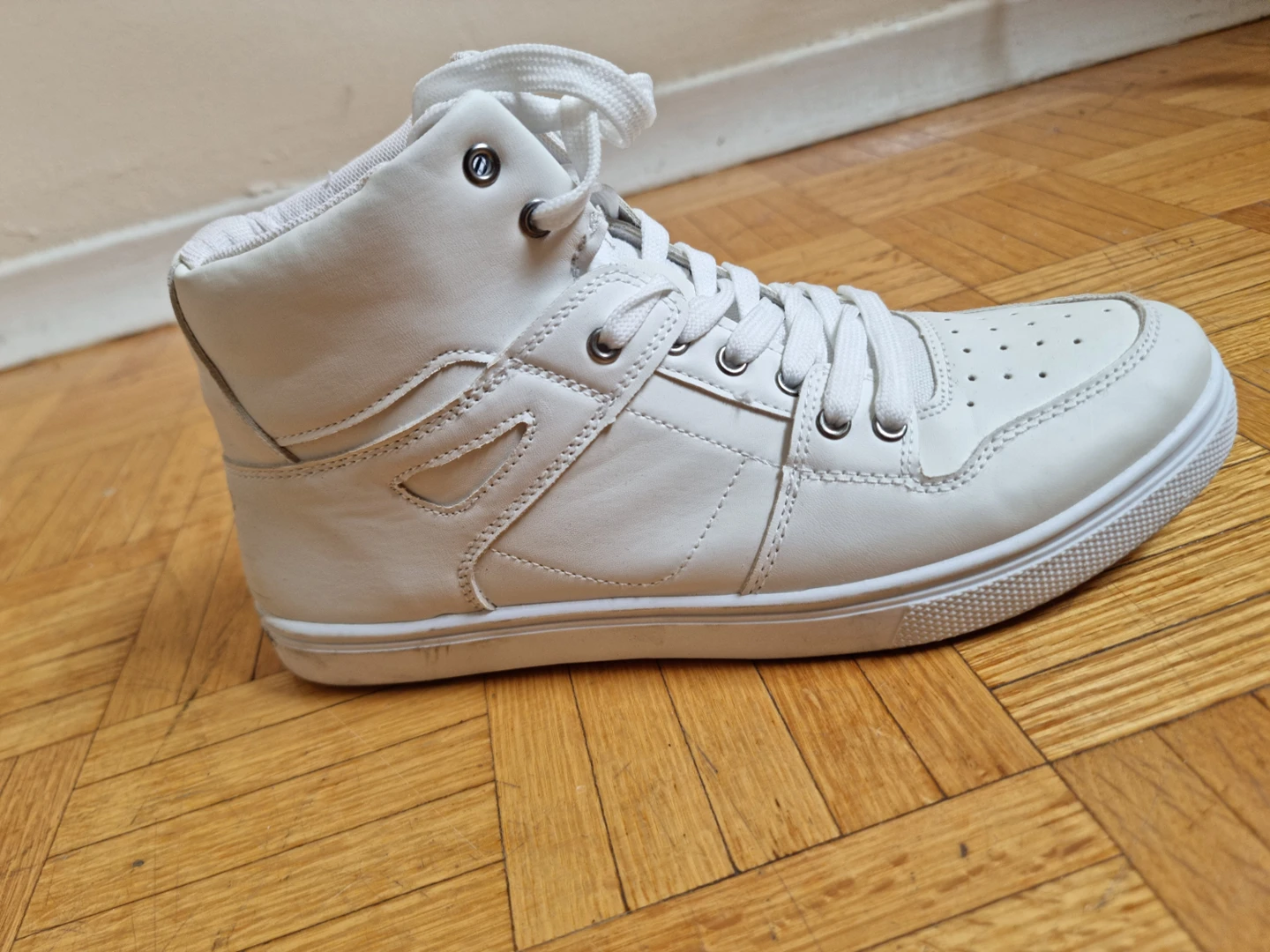 White Shoes Size 10 - photo 3
