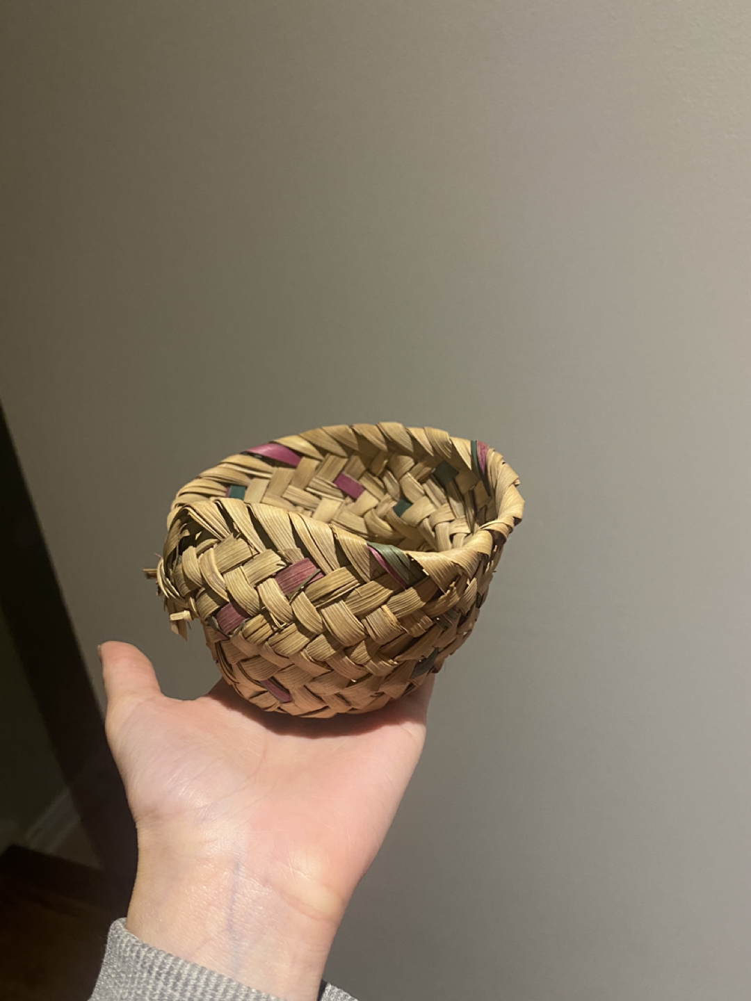 Mini round wicker basket #freecycle thumbnail