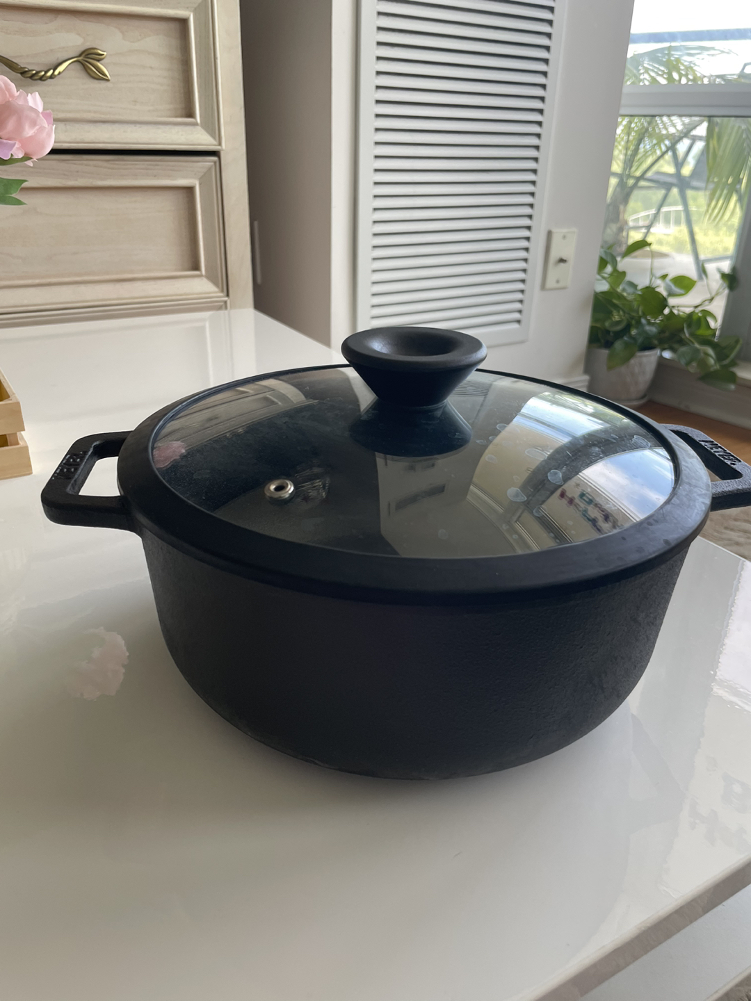 Meyer cast iron pot 4 litre (LIKE NEW)