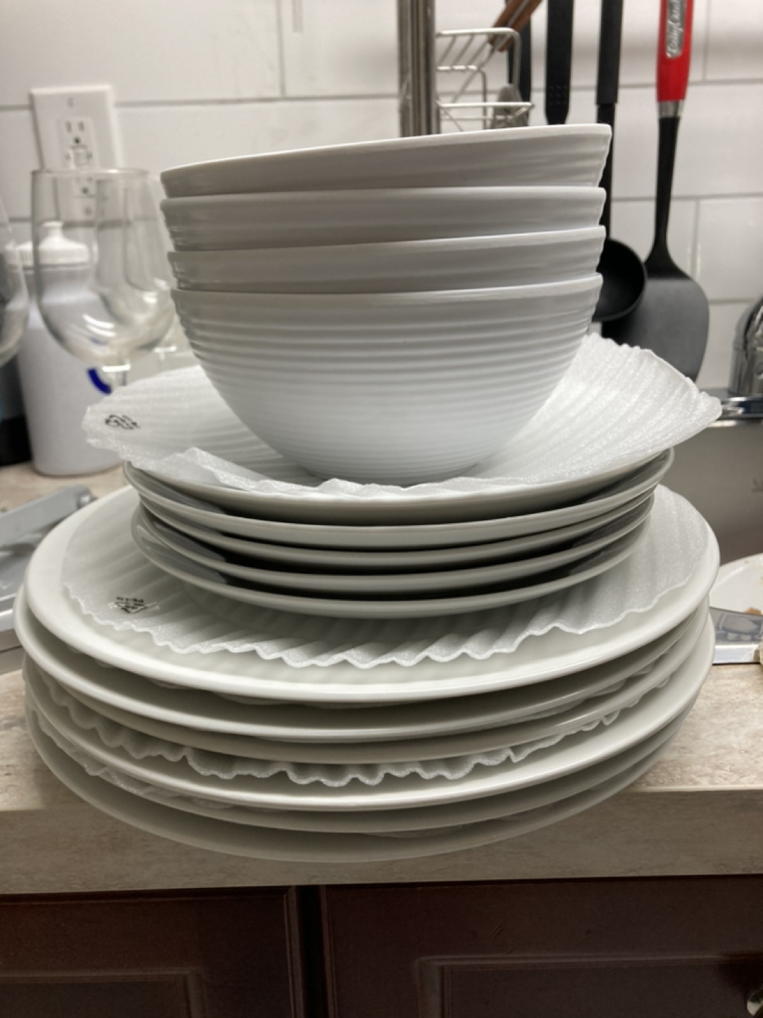 12 plates + 4 bowls thumbnail