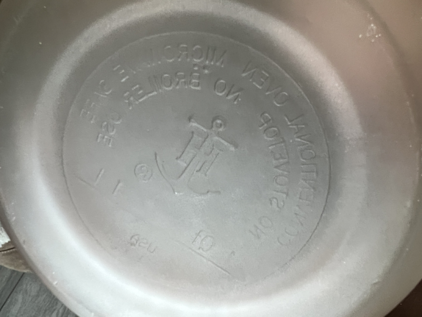 Kitchen bowls and glasses and vintage cracker image indicator(5)