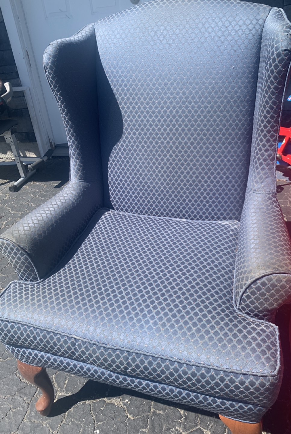 FREE lounge chair thumbnail